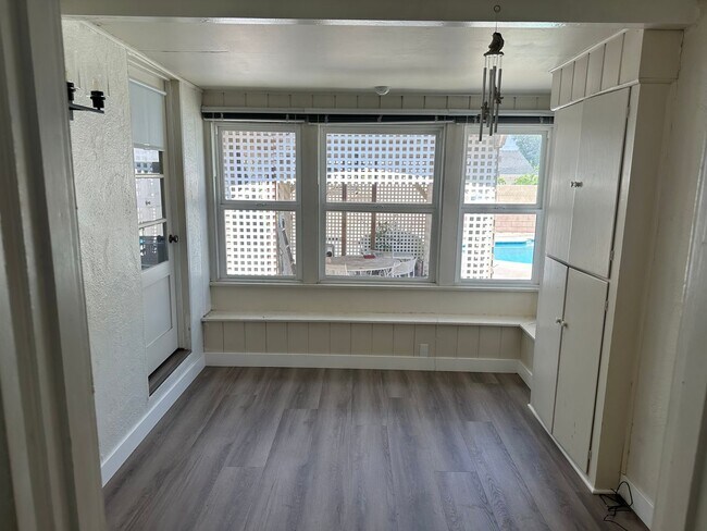 Building Photo - Perfection! Corner Lot Pool Home