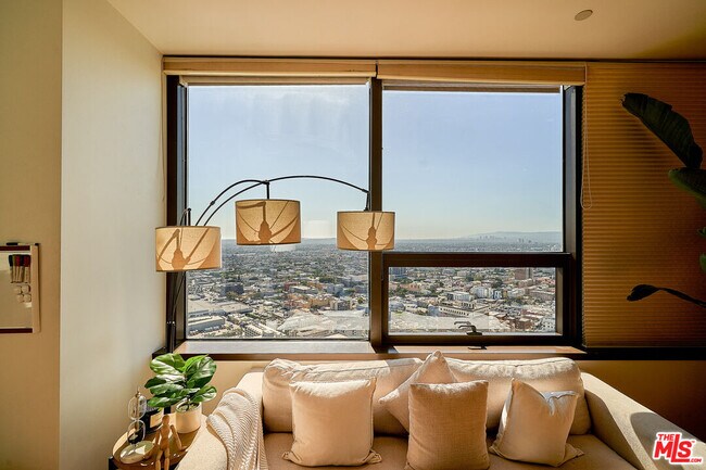 Foto del edificio - 1100 Wilshire Blvd