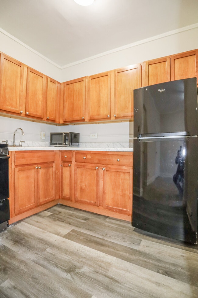 Building Photo - 5210 S Woodlawn Ave