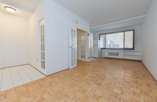 Foto del edificio - Spacious & Bright Junior 1 Bedroom at River Place East