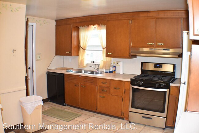 Building Photo - 3 br, 1.5 bath House - 172 Sycamore Lane