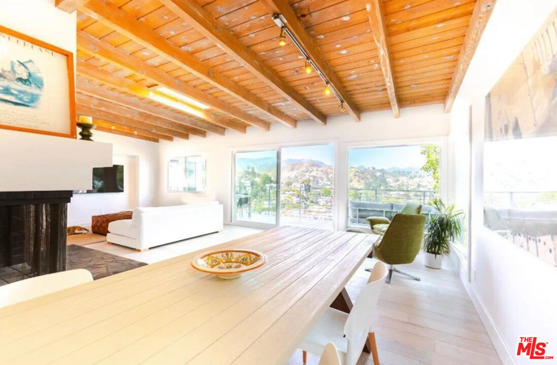 Foto principal - 2030 Paramount Dr