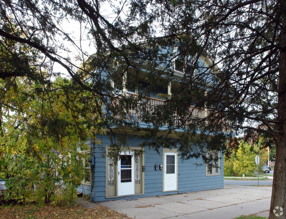 Building Photo - 63 Ballston Ave