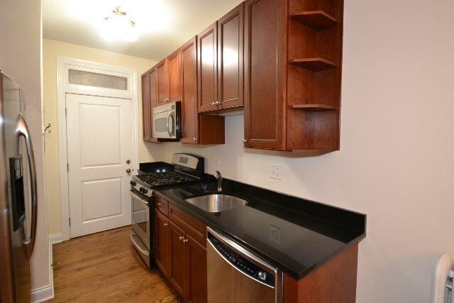 Foto del edificio - 747 W Addison St