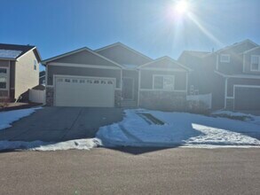 Building Photo - 8253 Wagon Spoke Trl