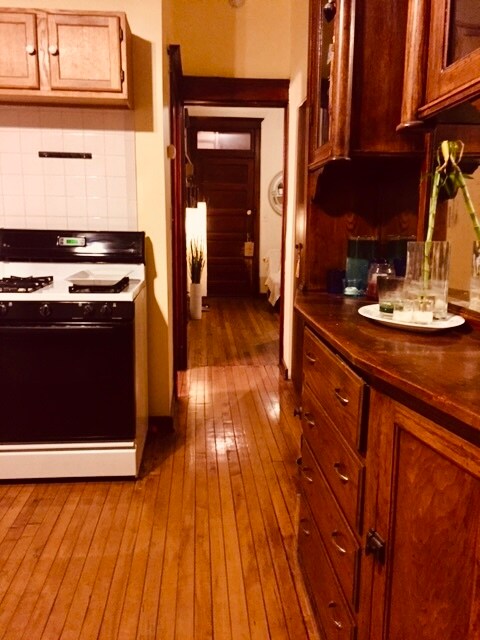 Kitchen - 2312 W Thomas St