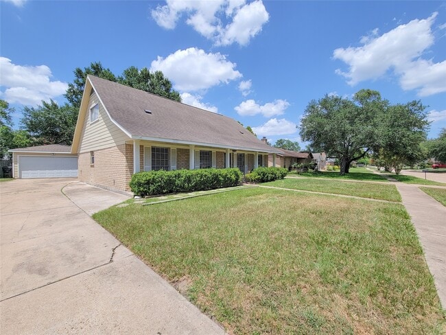 Foto del edificio - 16614 Cairnway Dr