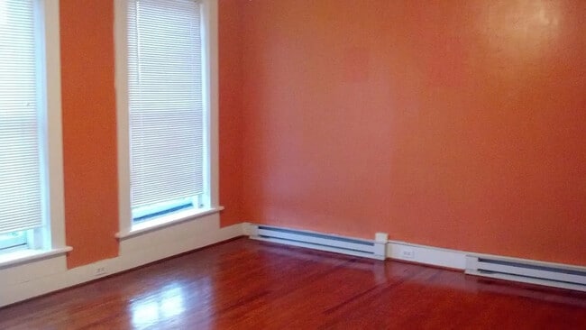 Building Photo - 105-4 E Main St