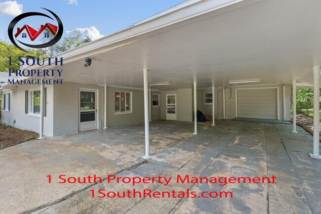 Building Photo - 3875 Hawthorne Dr