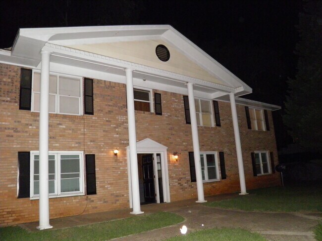 Exterior of Building - 207 Douglas St