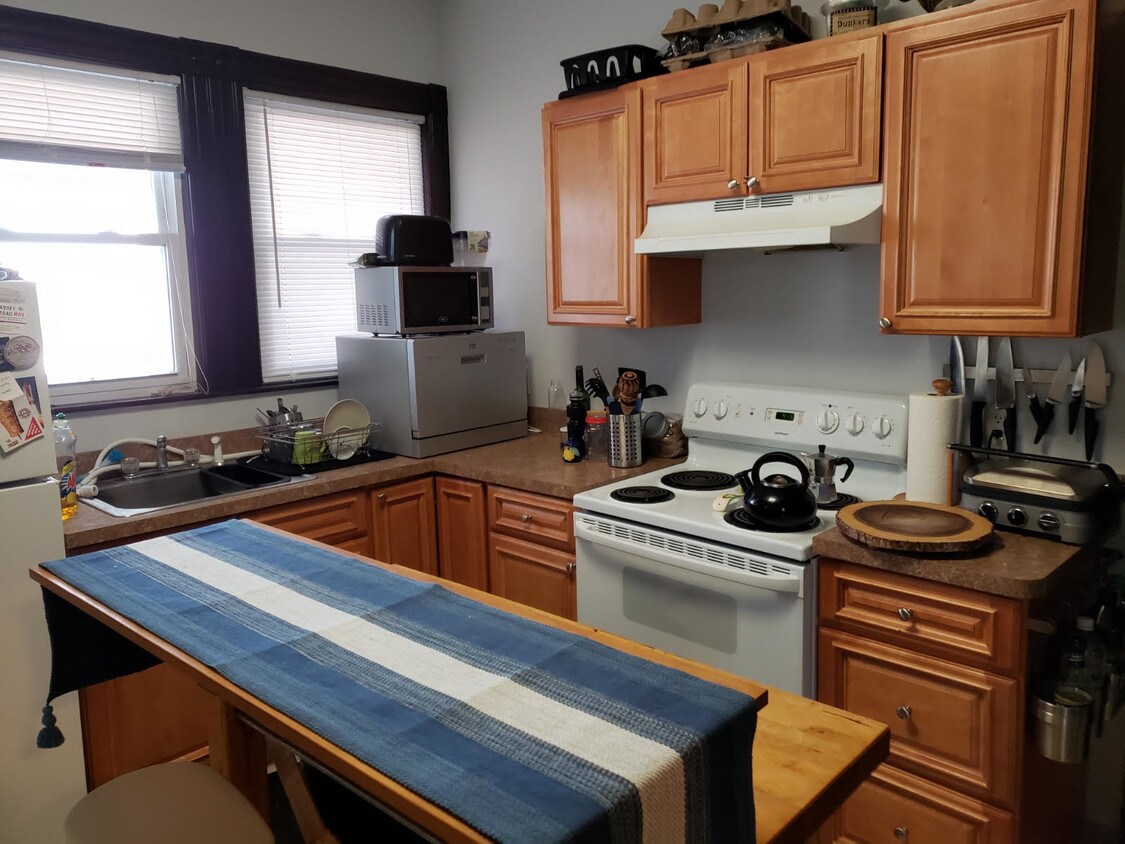 Foto principal - 235 Highland Ave