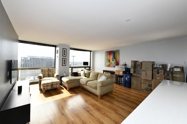 Foto del edificio - 4343 N Clarendon Ave