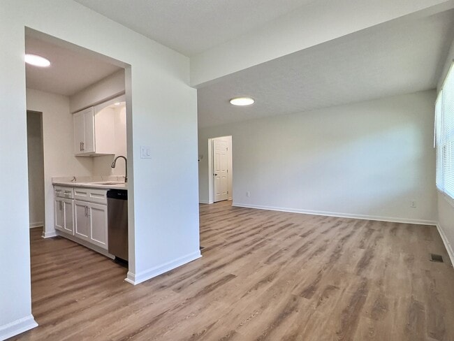 Building Photo - 1114 Pawnee Trail