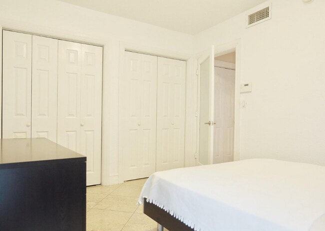 Foto del edificio - 150 SW 10th St
