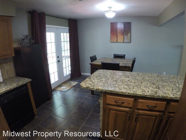 Building Photo - 3 br, 1.5 bath House - 1609 SE Manor Place