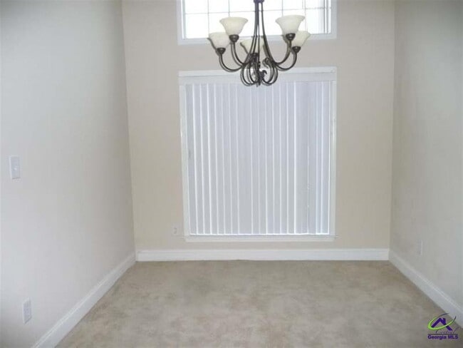 Building Photo - 113 Cedarland Dr