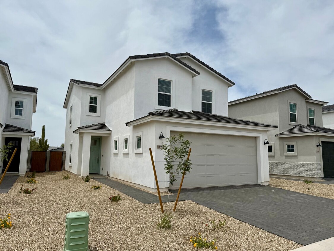 Foto principal - Brand New Home For Rent!