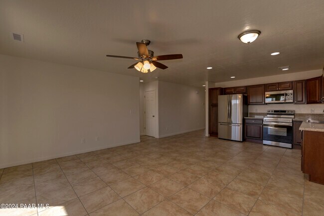 Building Photo - 3027 N Corrine Dr