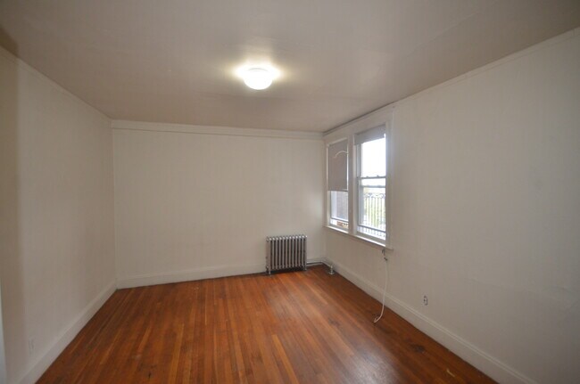 Building Photo - 1714 Commonwealth Ave