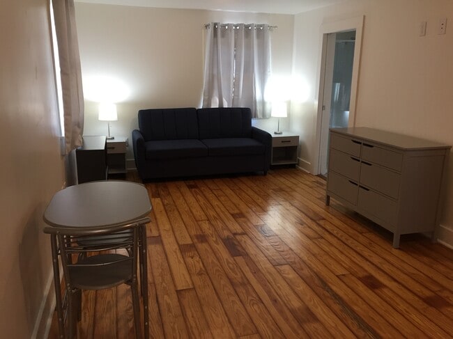 Foto del edificio - 800 Roosevelt Pl