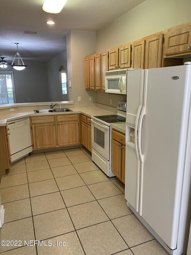 Building Photo - 3750 Silver Bluff Blvd