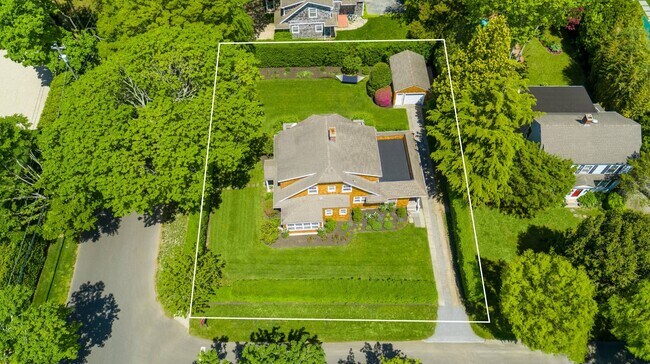 Foto del edificio - 210 Little Plains Rd