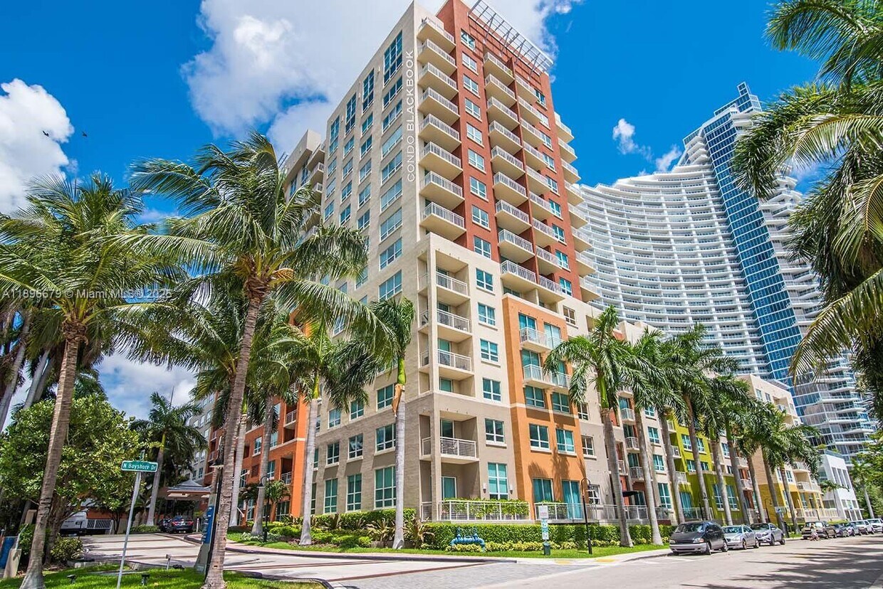 Foto principal - 2000 N Bayshore Dr
