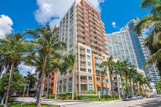 Building Photo - 2000 N Bayshore Dr