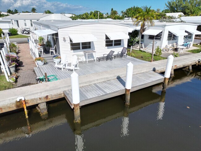 Building Photo - 207 S Ibis Dr