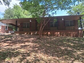 Building Photo - 4529 Lasalle Dr