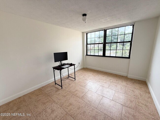Building Photo - 4975 San Jose Blvd