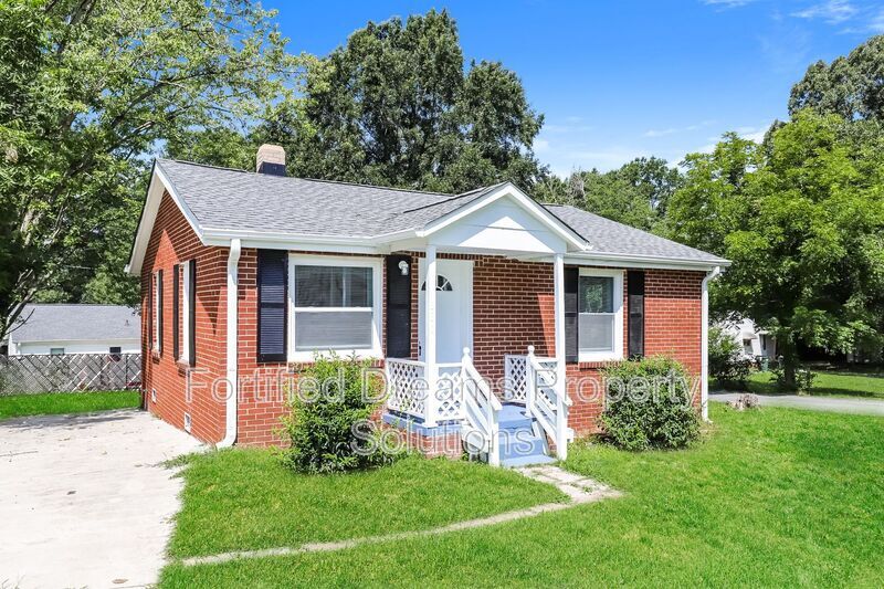 Foto principal - 630 Lincoln St