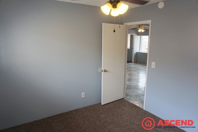Building Photo - 312 Oswell St
