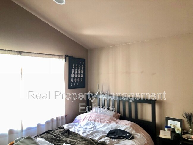 Foto del edificio - 5260 Brooklyn Ave NE
