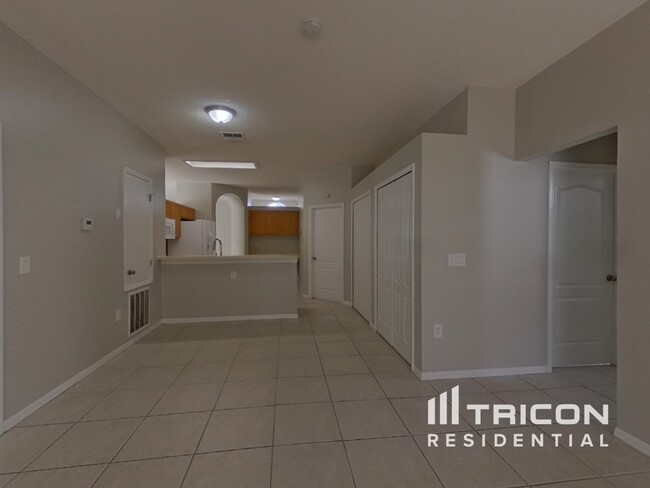 Foto del edificio - 3851 Andover Cay Blvd