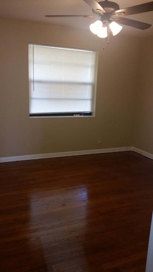 Foto del edificio - 498 W Drew St