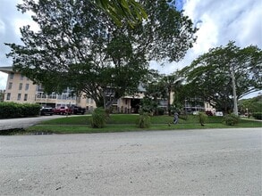Building Photo - 4848 NW 24th Ct
