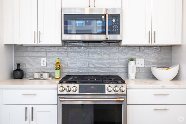 2BR, 2BA - 1,234SF - Kitchen - The Brook Luxury Apartments of Cambridge