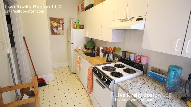 Primary Photo - 281 Winthrop Rd