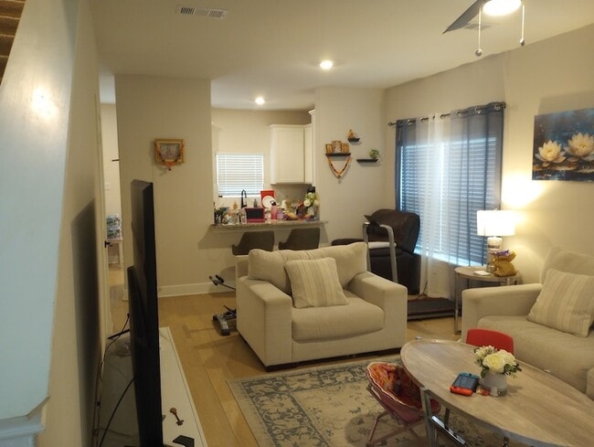 Building Photo - 1328 Windermere Wy