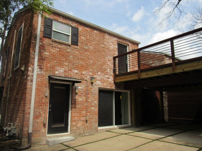 Building Photo - Close to downtown & entertainment - Montro...
