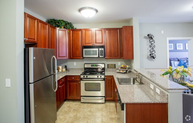 Kitchen - Towne Center at Englewood