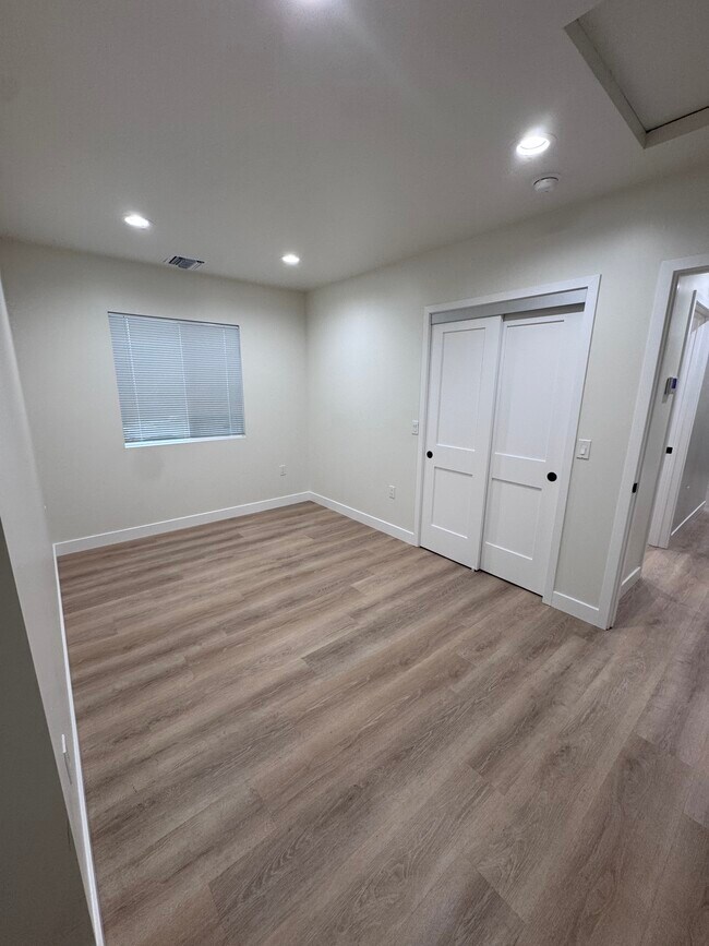 Building Photo - 326 Figueroa Dr