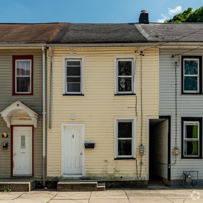 Building Photo - 1026 Orchard St