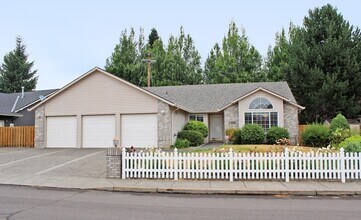 Building Photo - 15040 SE Lostine Dr