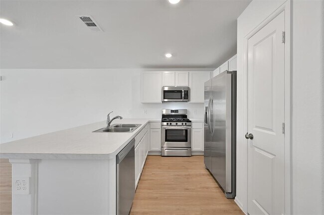 Foto del edificio - 22211 Cardinal Crst Ln