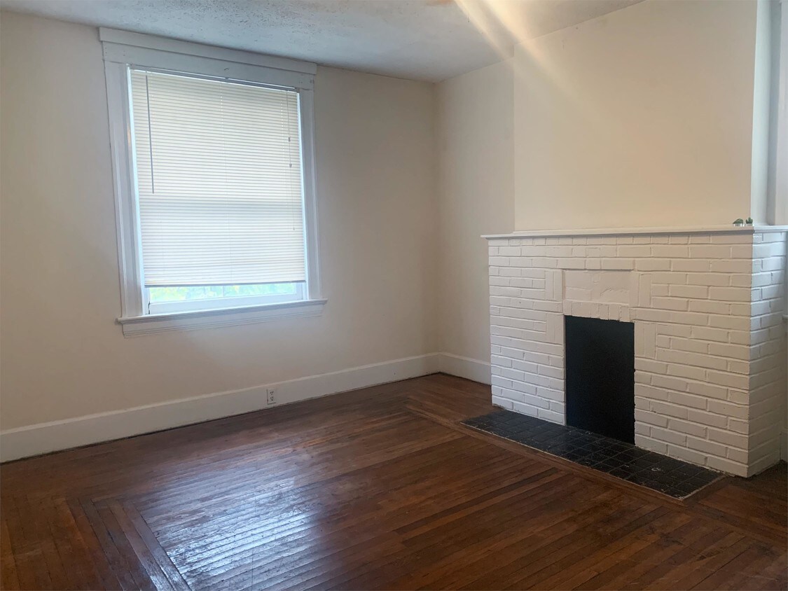 Building Photo - 3870 Mt Vernon Ave