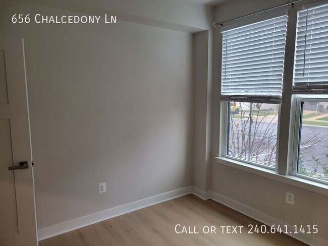 Foto del edificio - 656 Chalcedony Ln