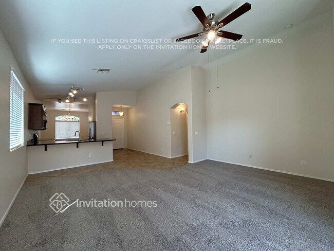 Foto del edificio - 10235 W Hilton Ave