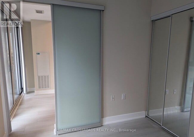 Building Photo - 7 Grenville St